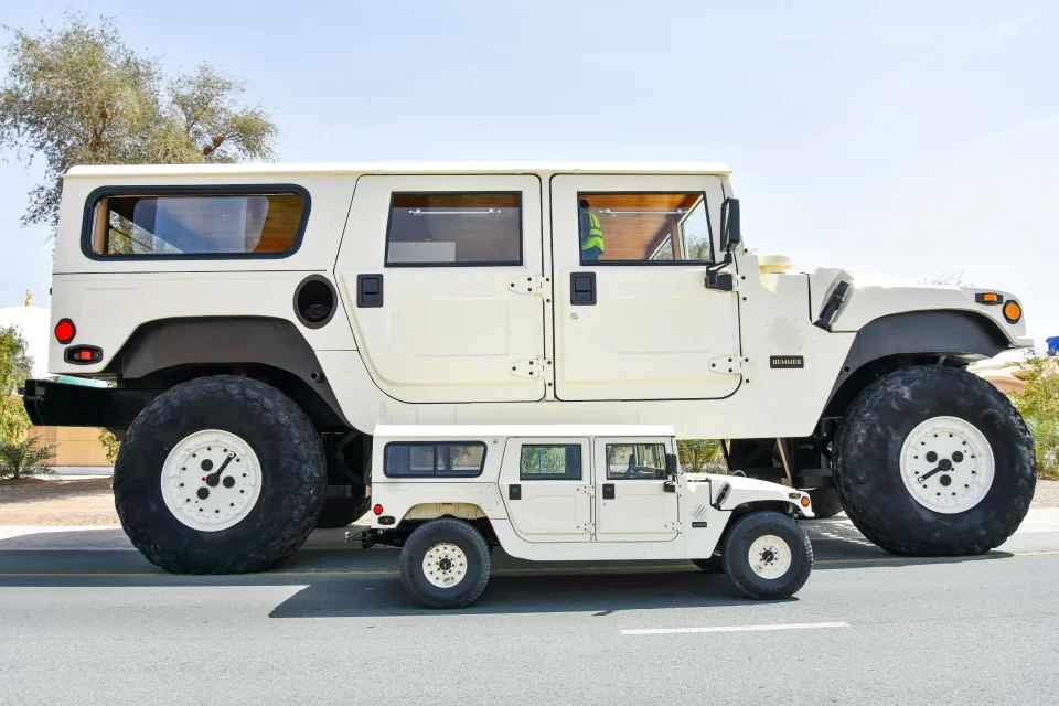 World’s Biggest Hummer H1 – Breaking International