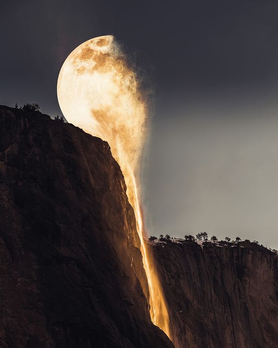 Moon Falls: Where Nature’s Grace Unleashes a Majestic Wonderland