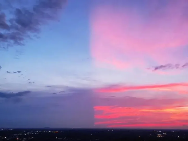 The Sky in Florida Split into Two: A Striking Orange and Black Phenomenon